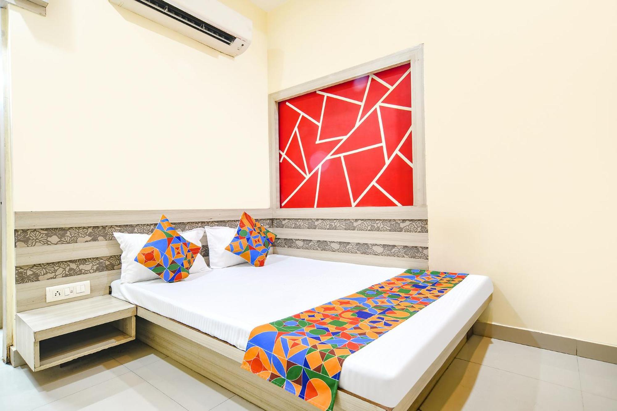 Hotel Fabexpress Blue Star Ujjain Exterior foto