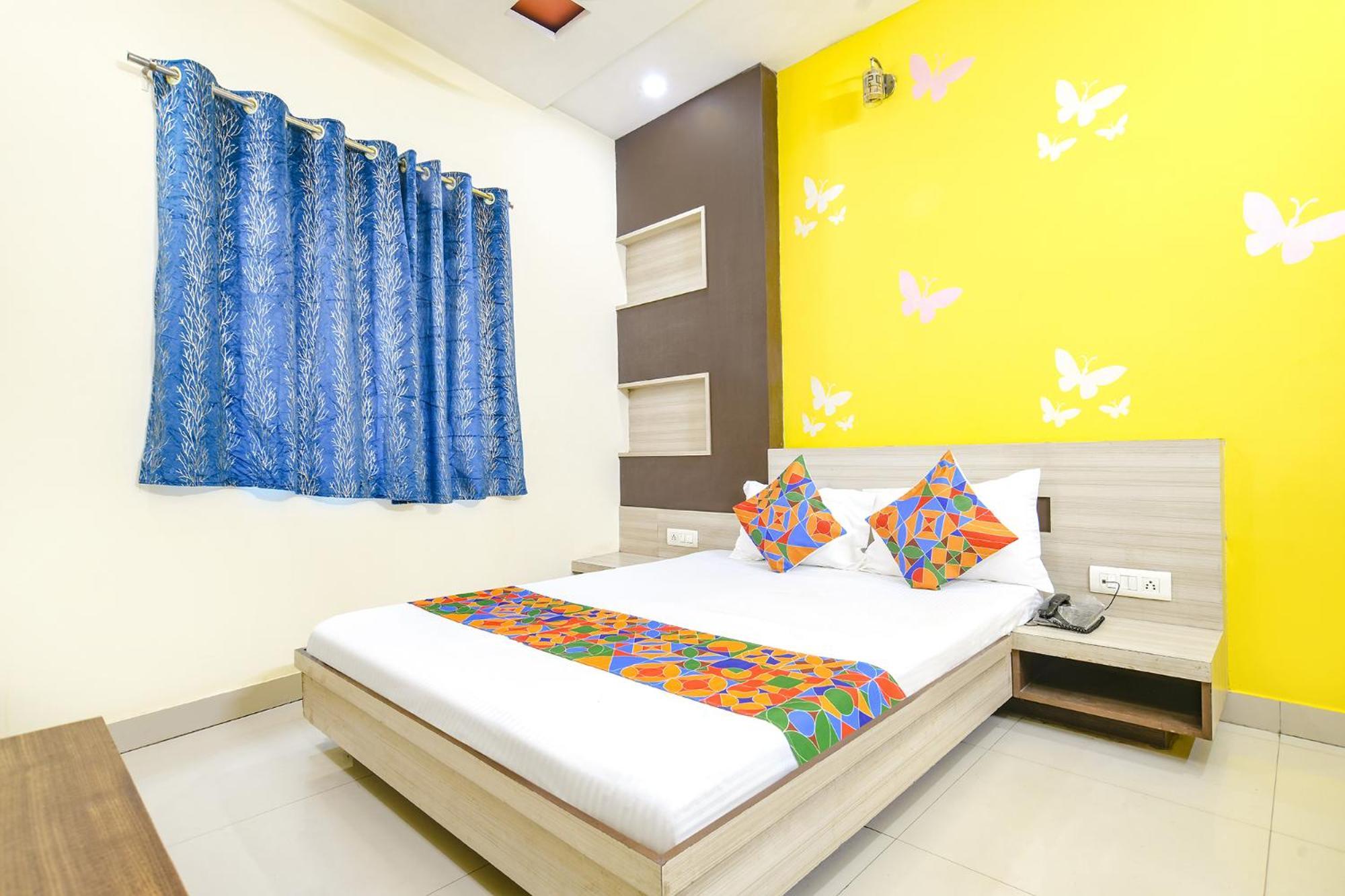 Hotel Fabexpress Blue Star Ujjain Exterior foto