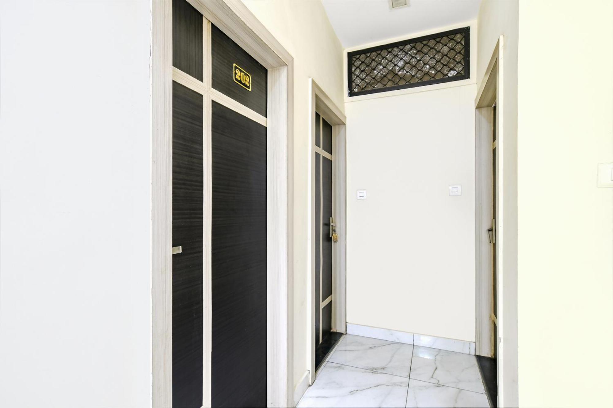 Hotel Fabexpress Blue Star Ujjain Exterior foto