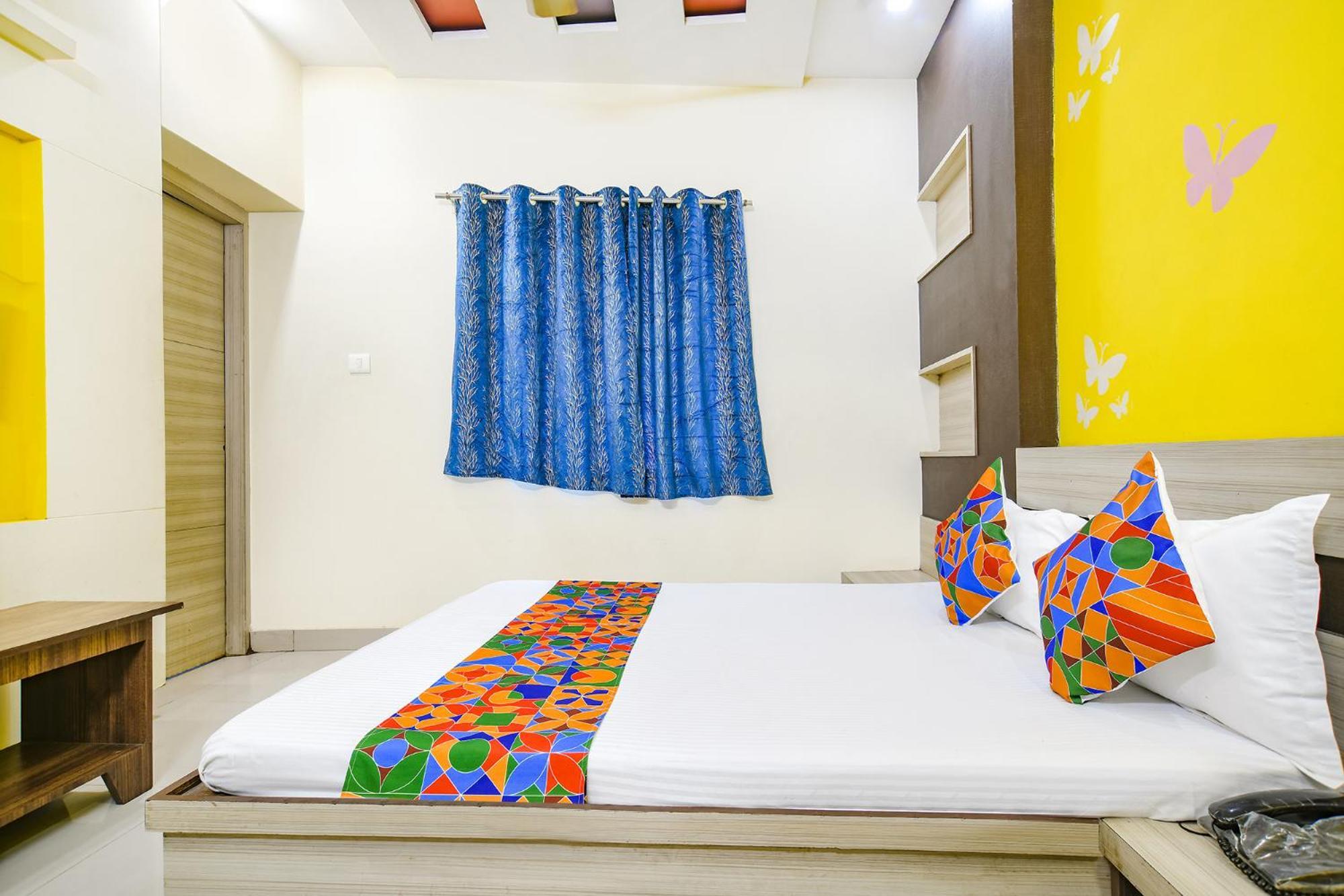 Hotel Fabexpress Blue Star Ujjain Exterior foto